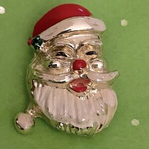 Metal Santa brooch vintage.  Box 12-50